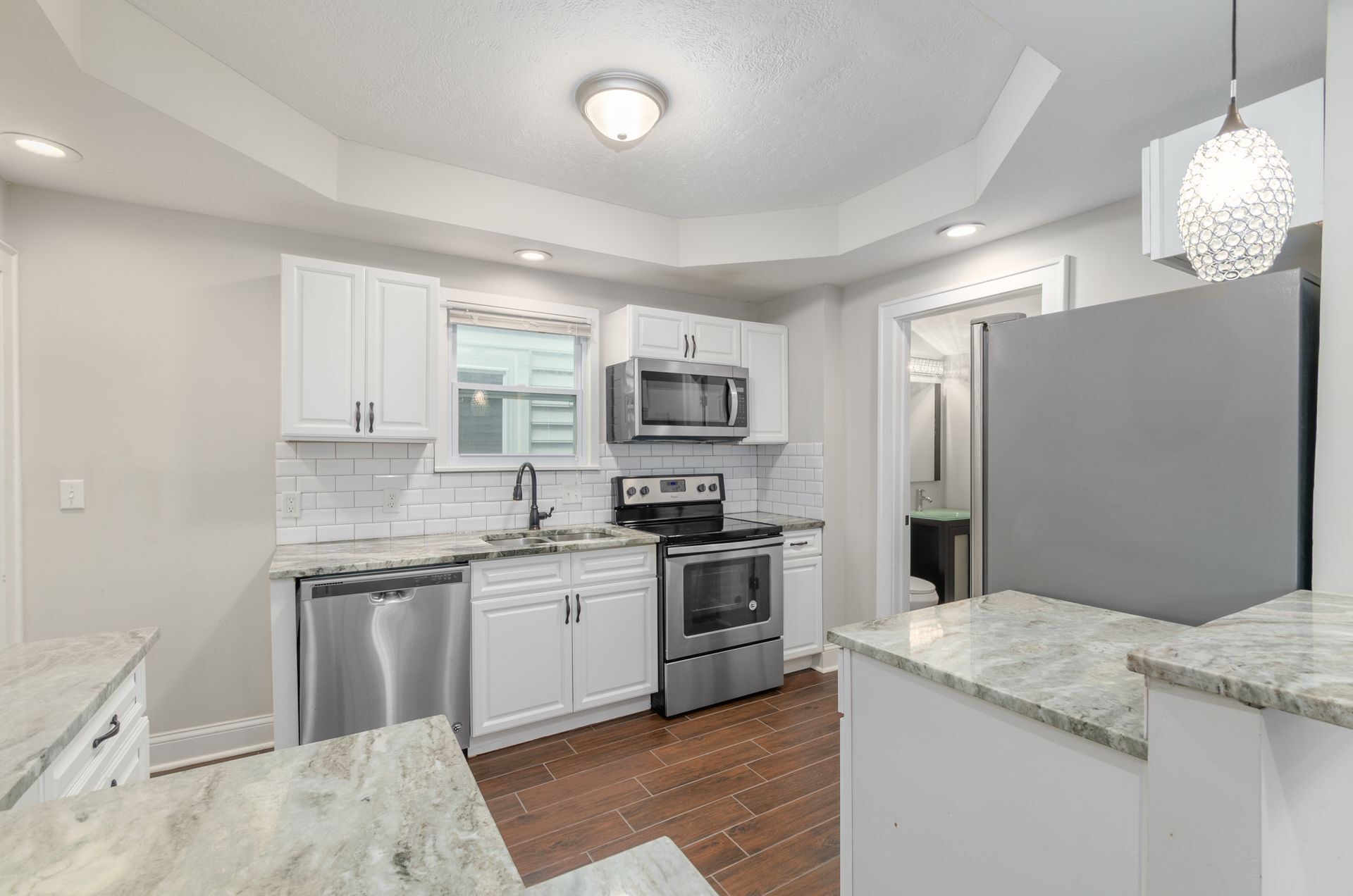 Building Photo - 556 Siebert St