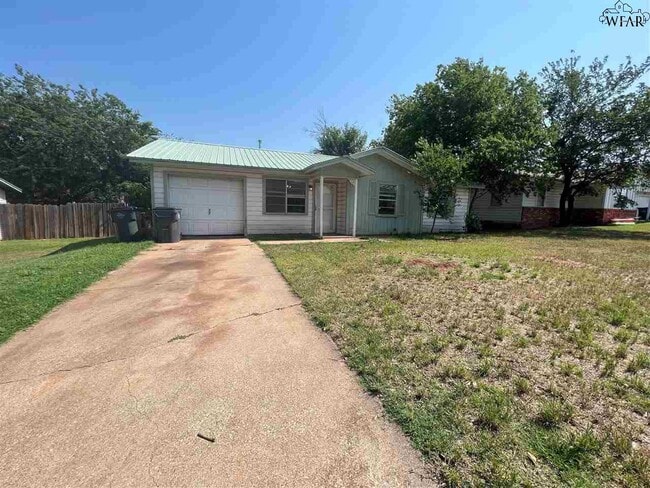 Primary Photo - 1116 Ireland St