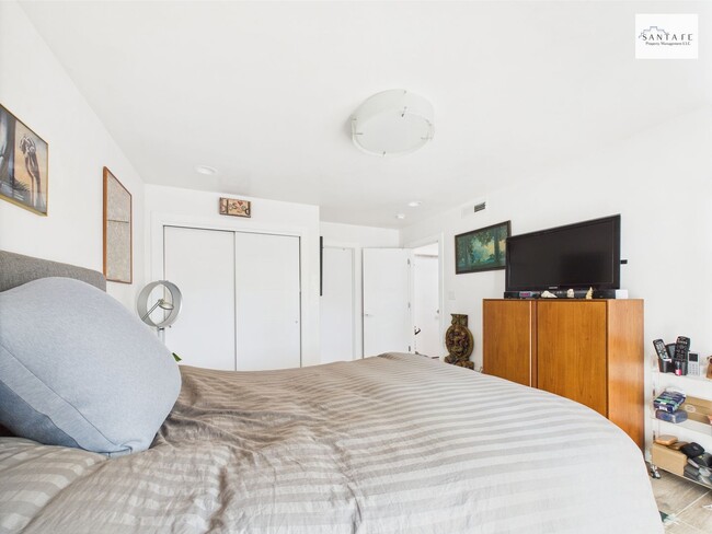Building Photo - Beautifully Furnished and Equipped Propert...