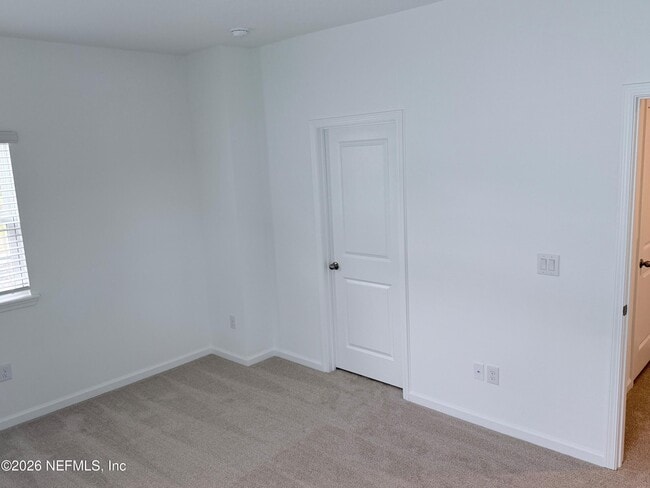 Building Photo - 523 Farmfield Dr