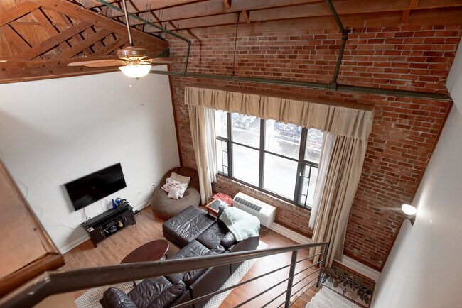 Building Photo - 149 Water St