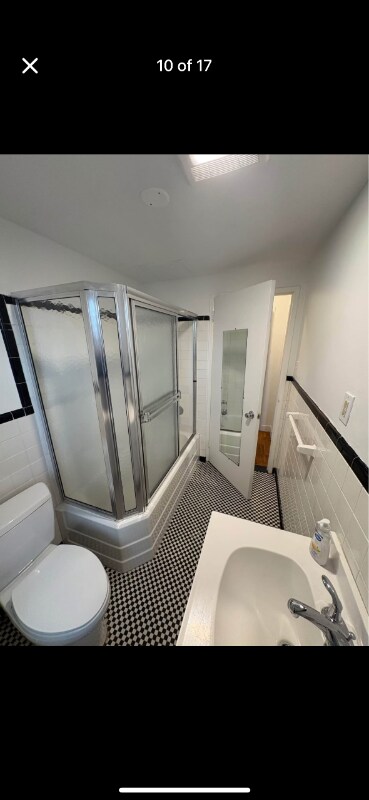 Building Photo - 232 Farmington Ave