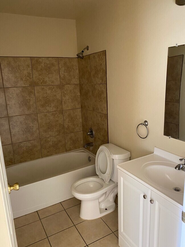 Restroom - 8493 Roseway Dr