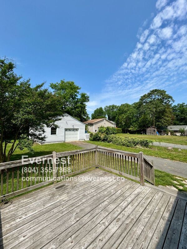 Building Photo - 1016 Boroughbridge Rd