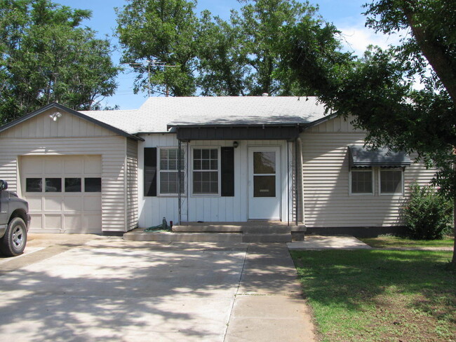 Primary Photo - Pre-Lease Now for June Move In!! -- 3206 3...