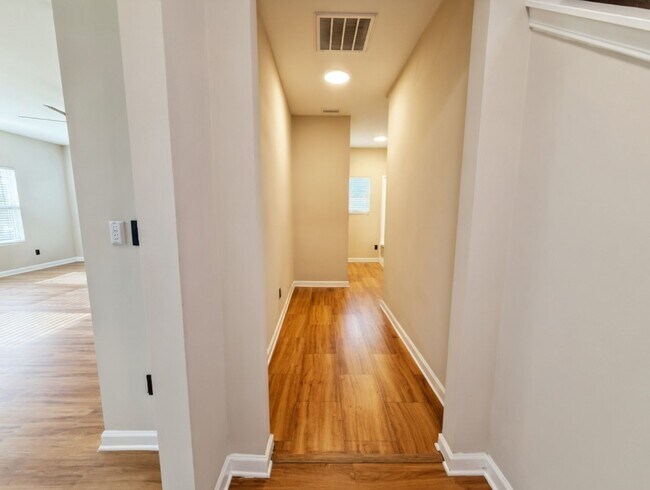 Building Photo - 12881 Clydesdale Dr