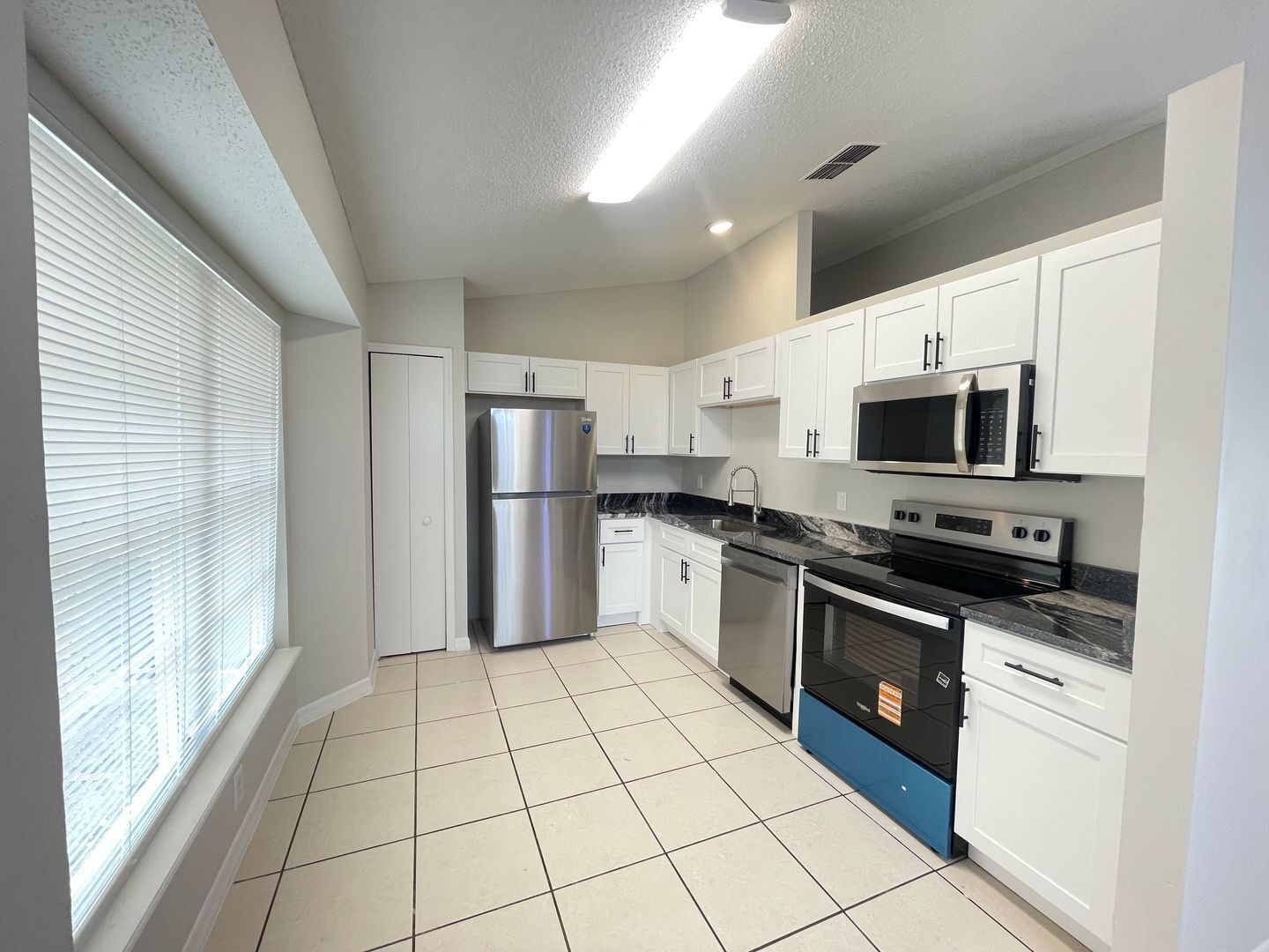 Building Photo - 312 San Gabriel St