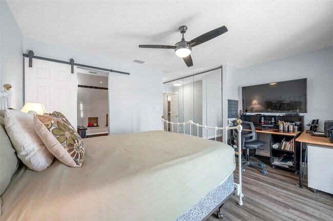 Building Photo - 4768 Coquina Key Dr SE