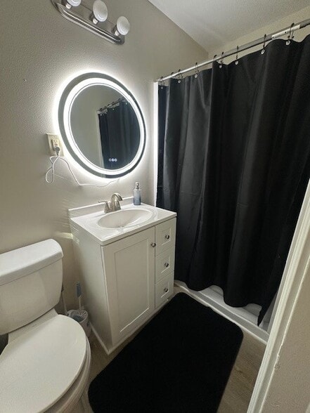 Master Bath - 6702 Songwood Dr