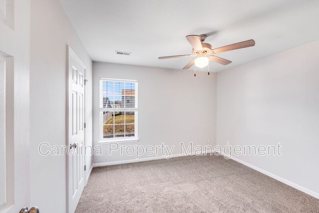 Building Photo - 7020 Bullock Dr