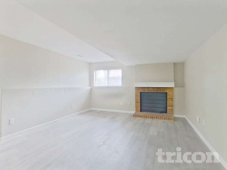 Building Photo - 16890 Blue Mist Cir