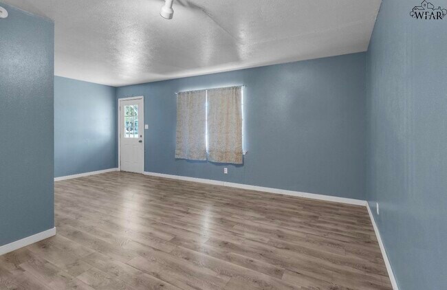 Building Photo - 2111 Allen Rd