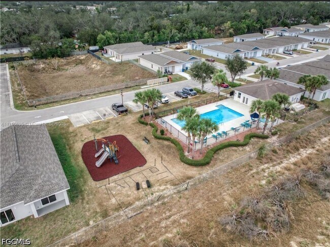 Building Photo - 1483 Las Villas Blvd