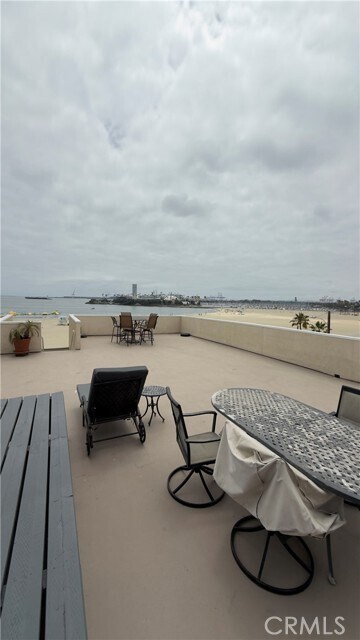 Building Photo - 1174 E Ocean Blvd