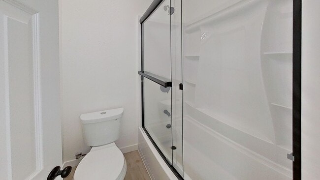 Building Photo - Beautiful & Cozy West Hills Adjacent Condo in Secure Building - MOVE IN READY