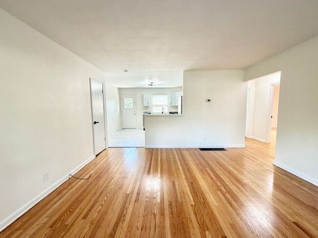 Building Photo - 2724 Riedling Dr