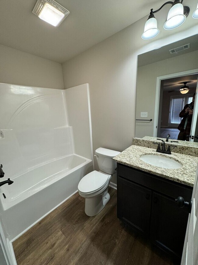 Building Photo - 4 Bedroom/4Bath off Will Hunter Rd. Pre-leasing Now!