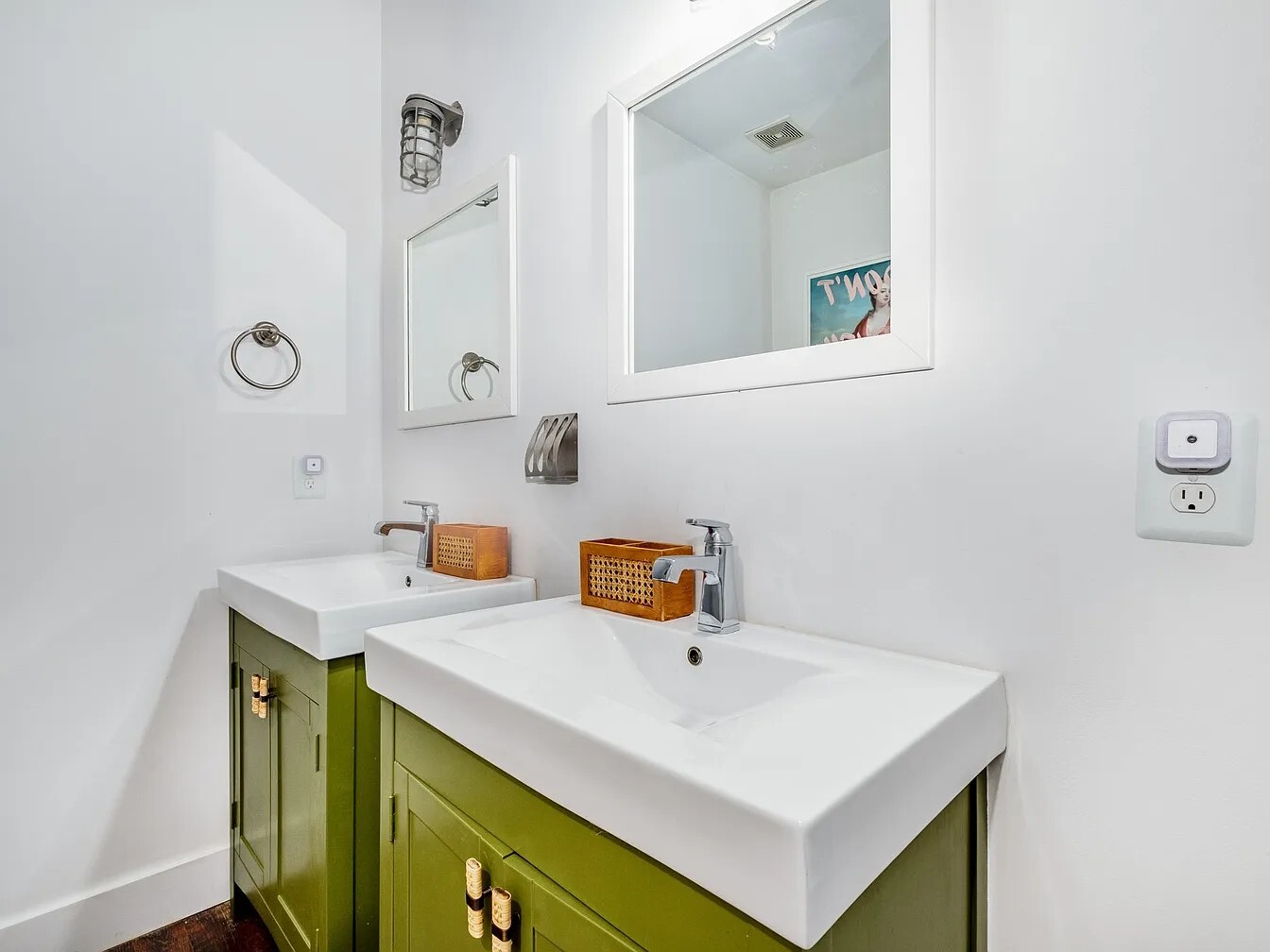 Master Bathroom - 1225 4th Ave S