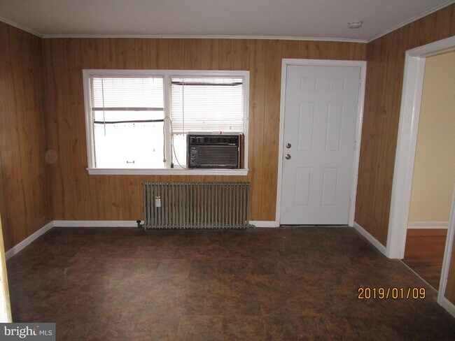 Building Photo - 4259 Southern Ave SE