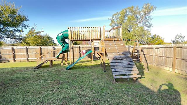 Building Photo - 1902 La Fontaine Ln