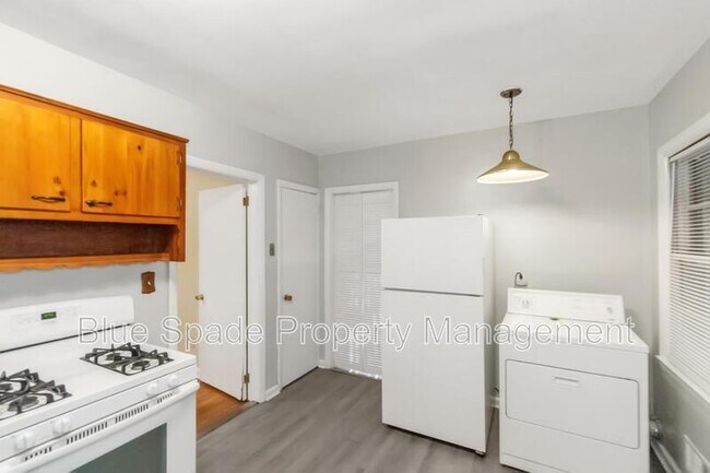 Building Photo - 409 Kildare Ave NW
