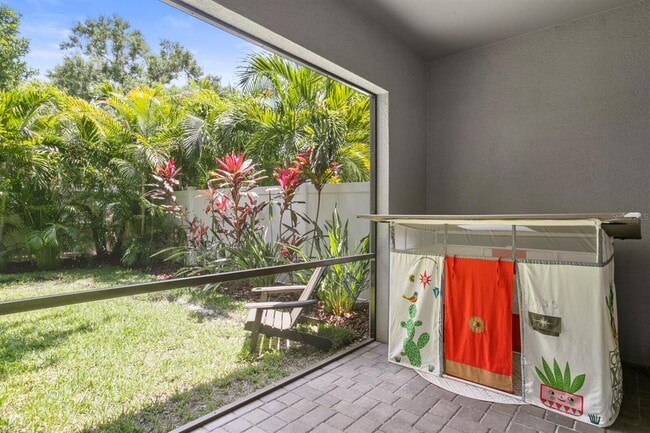 Building Photo - 408 S Matanzas Ave