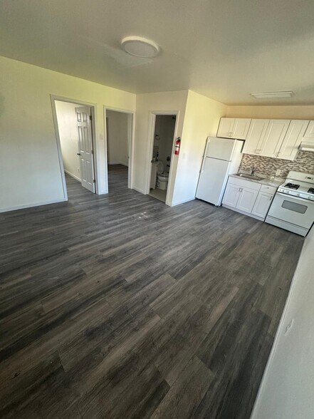 2 bedroom $1700 - 27 Hillside Ave