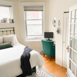 Building Photo - 3155 N Pine Grove Ave