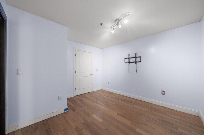 Building Photo - 5711 Jefferson St