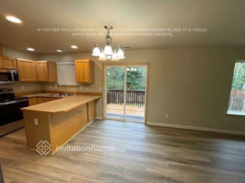 Building Photo - 6006 80th Ave NE