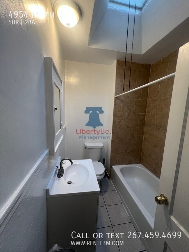 Building Photo - 4954 N 7th-