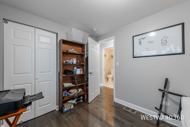 Building Photo - 1733 N Artesian-3