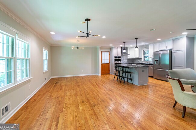 Building Photo - 2535 Melinda Dr NE