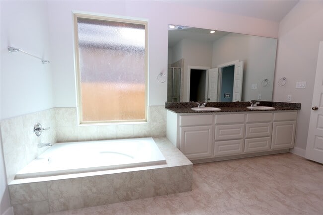 Building Photo - 9622 Pink Lotus Ct