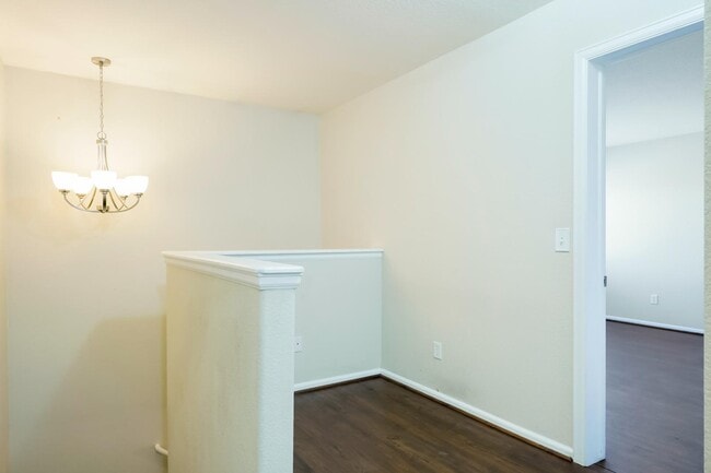 Building Photo - 14400 Albrook Dr