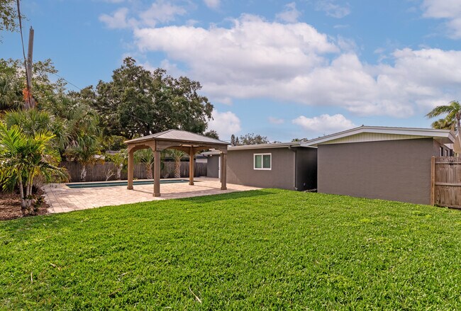 Building Photo - 5823 22nd St W