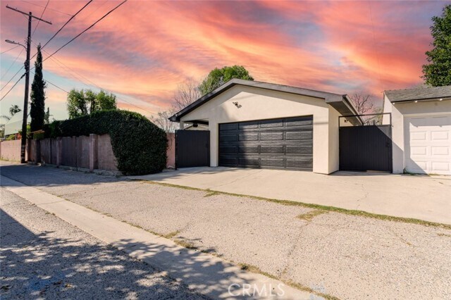 Building Photo - 7714 Lasaine Ave