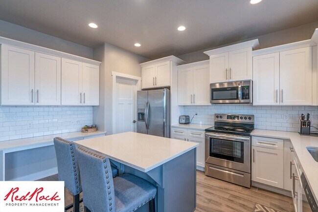 Building Photo - 711 S Malorie Wy