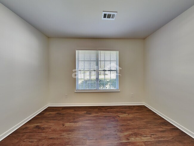 Building Photo - 4702 Ridgefall Rd