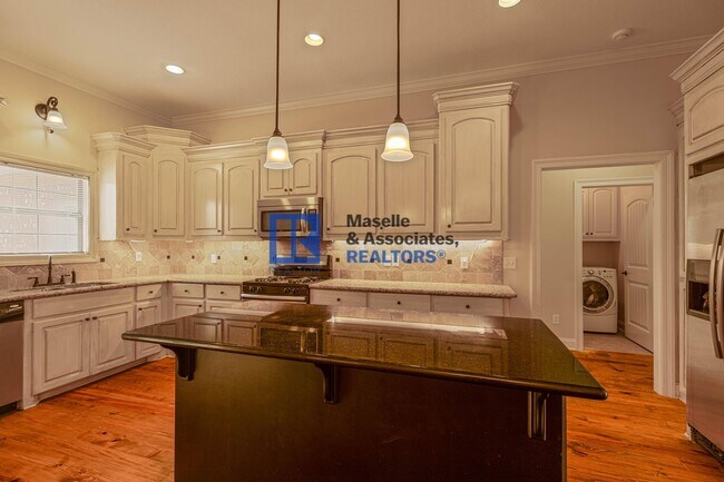 Building Photo - 3 Bed/2 Bath Home in Stillhouse