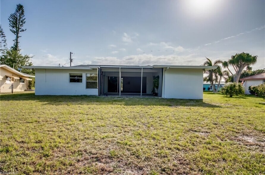 Building Photo - 4108 SE 8th Ave