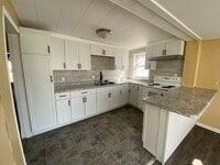 Building Photo - Adams House