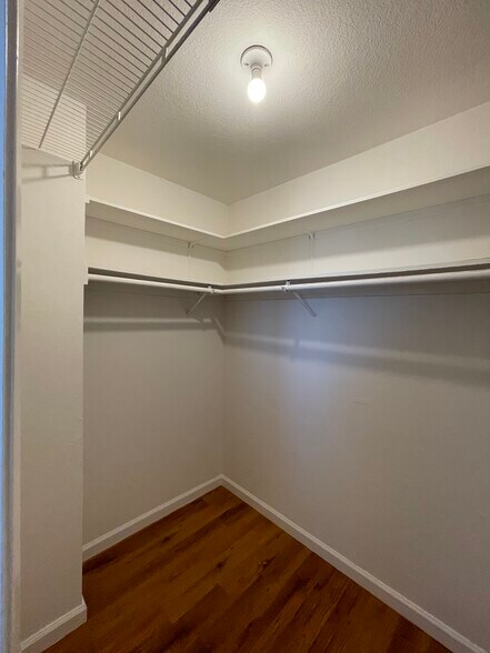 MB walk in closet - 1705 Monroe St