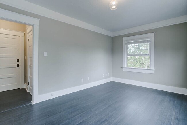 Building Photo - Fabulous Renovated Studio w/ Restored Vintage Details