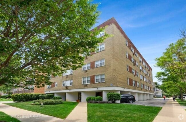 Building Photo - 445 Sherman Ave
