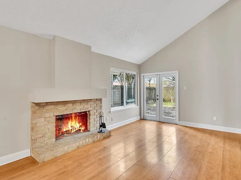 Building Photo - 19734 Lake Hollow Ln