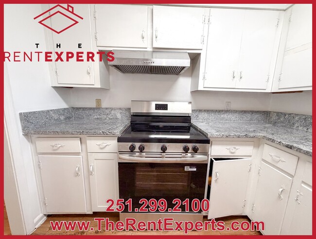 Building Photo - 704 Raines Dr