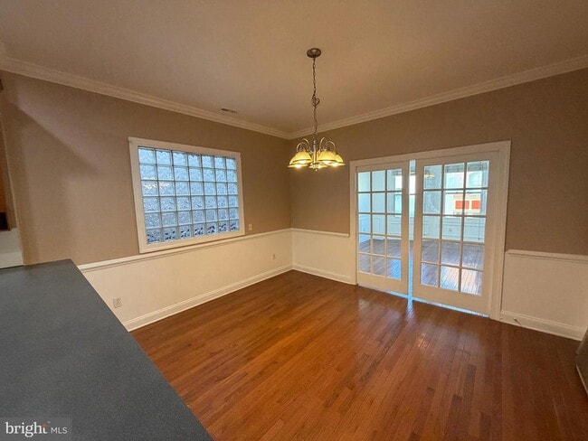 Building Photo - 107 N High St