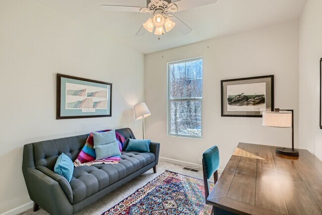 Building Photo - Furnished 4 Bedroom in Anthem Highlands