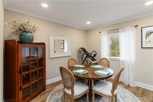 Building Photo - 1960 Variations Dr NE